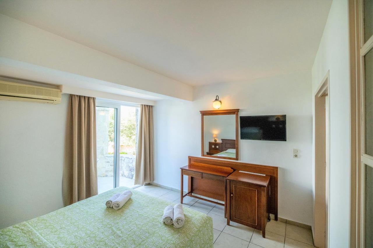 Semiramis Village Hotel Hersonissos  Dış mekan fotoğraf